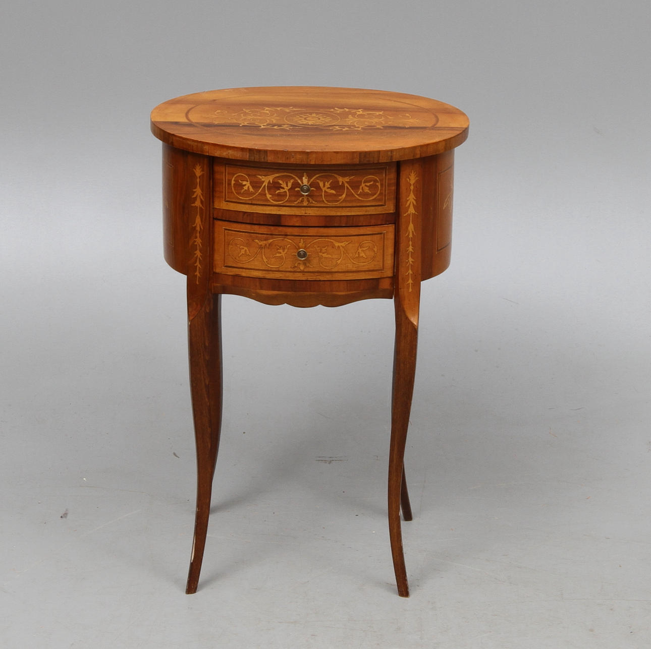 BYRÅ, Louis XVI-stil,1900-tal.