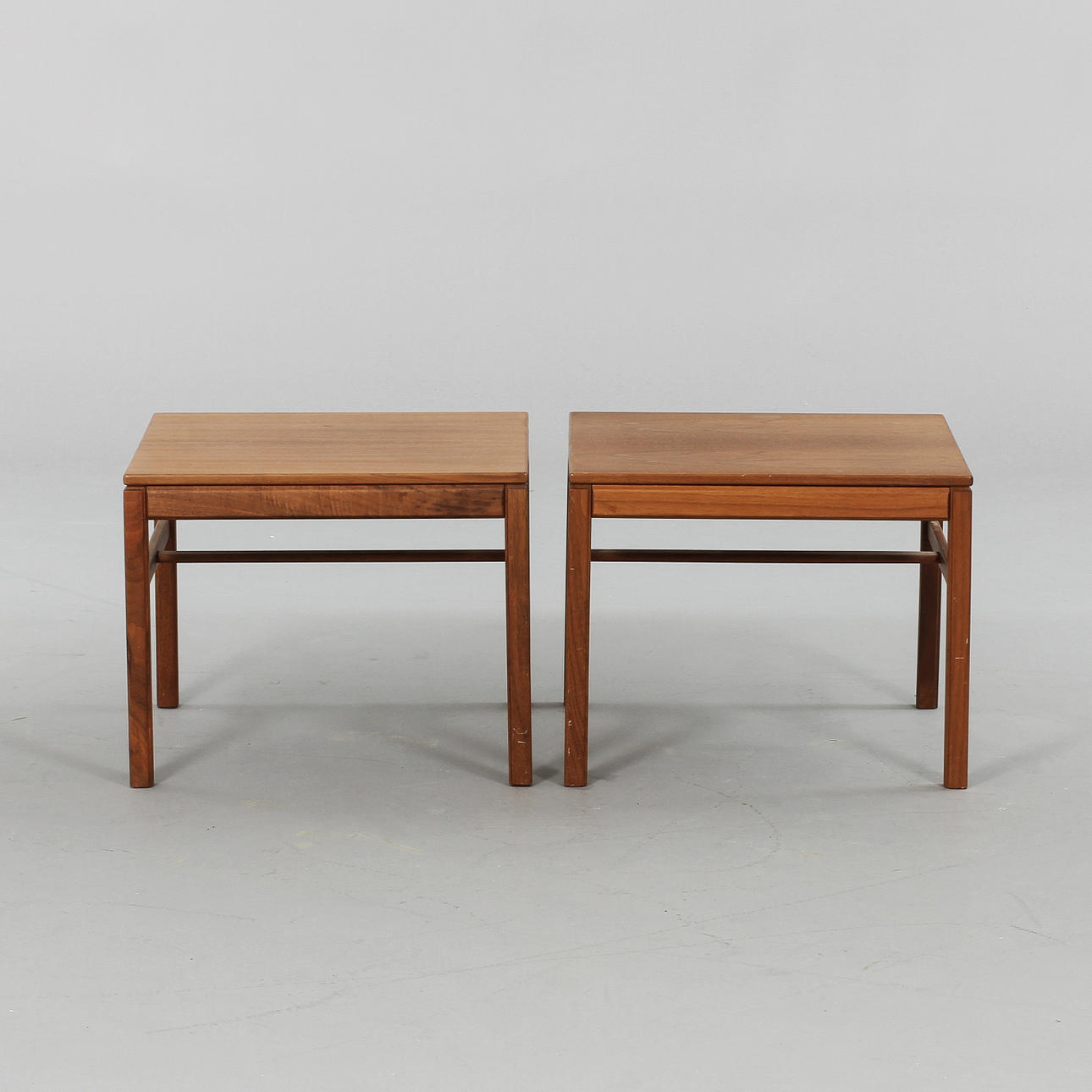 SIDOBORD, ett par. "Casino" Sven Engström och Gunnar Myrstrand för Tingströms.