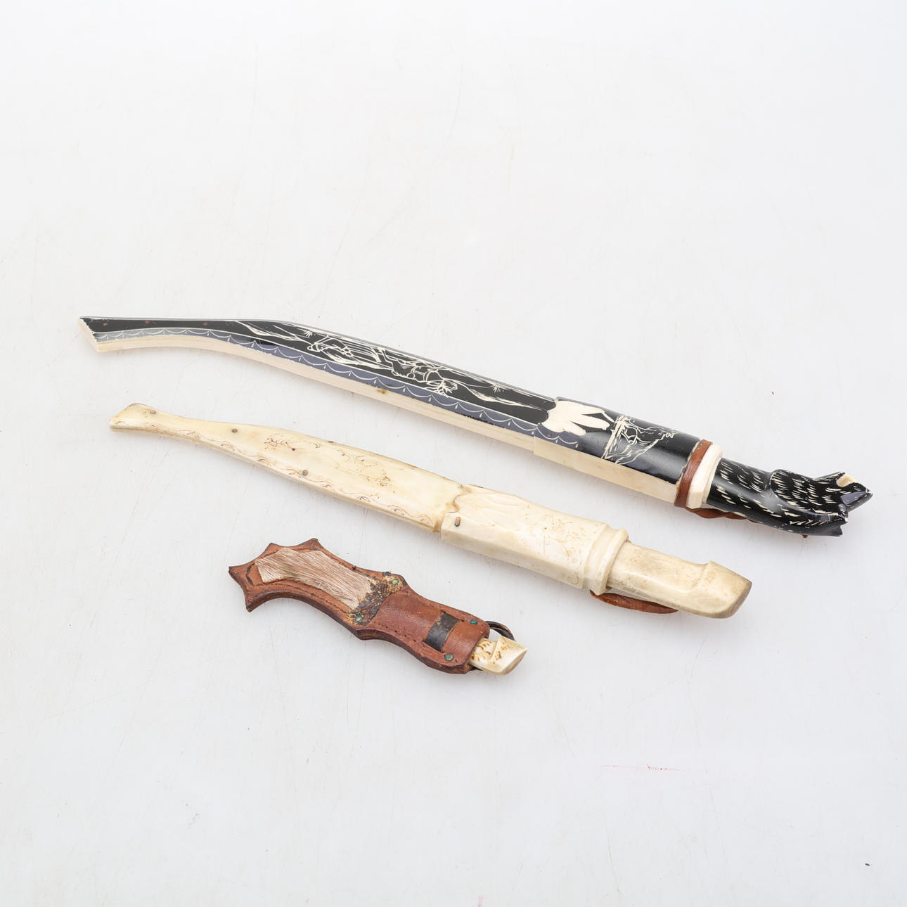 KNIVAR, 3 stycken, "Sameknivar", handarbete.