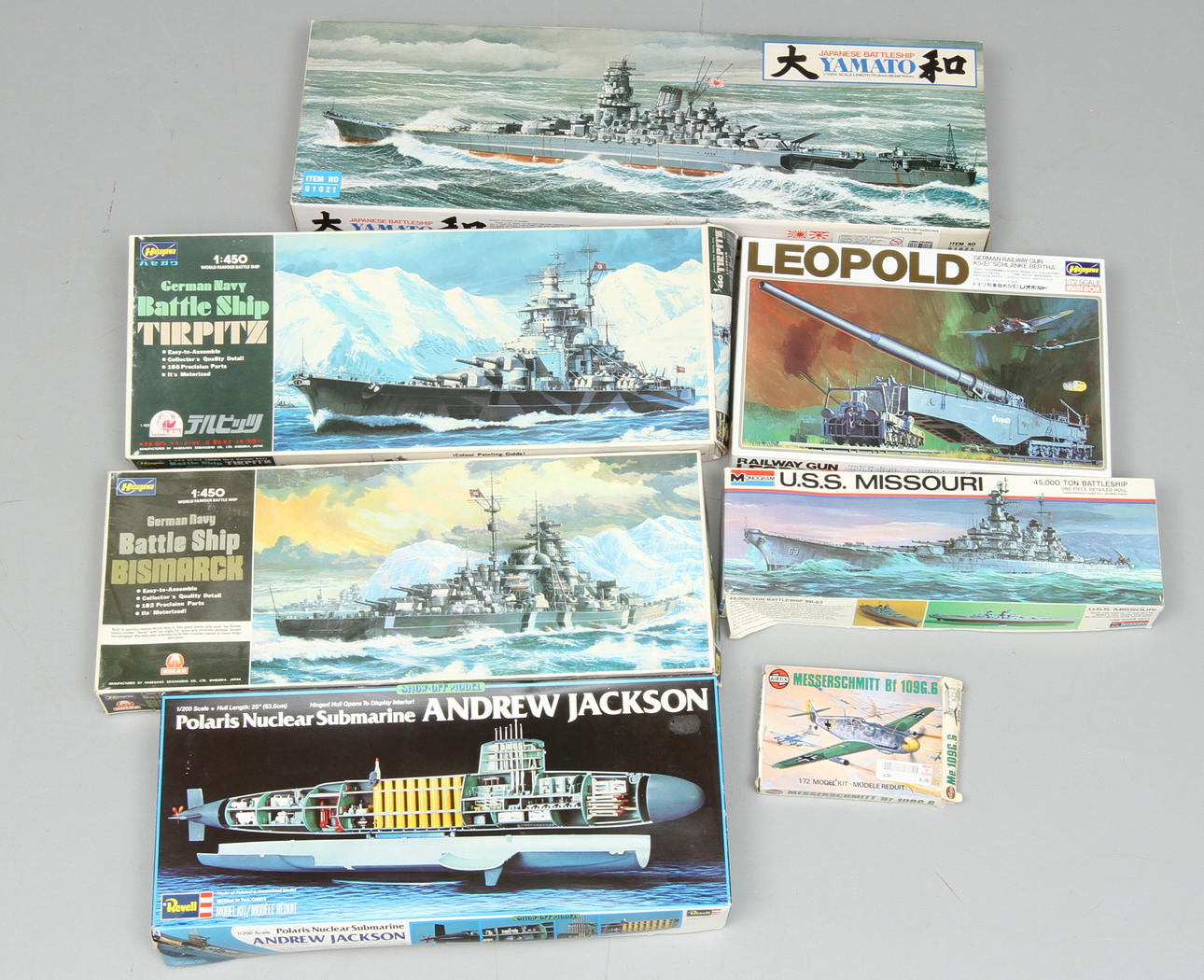 PLASTBYGGSATSER, 7 stycken i kartonger.