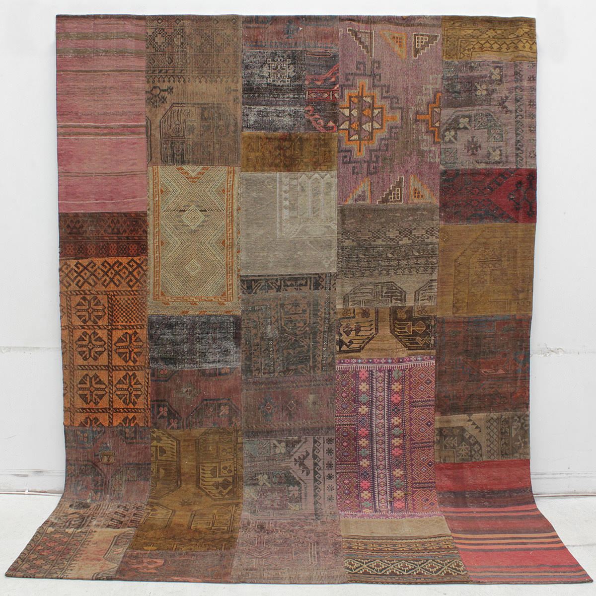 MATTA, Patchwork, 306 x 220 cm.