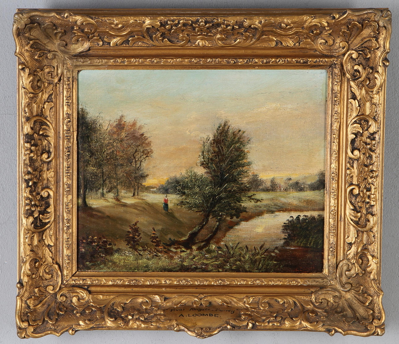 OIDENTIFIERAD KONSTNÄR. Motiv från Reigate-Surrey, olja på duk, signerad A. Loombe.