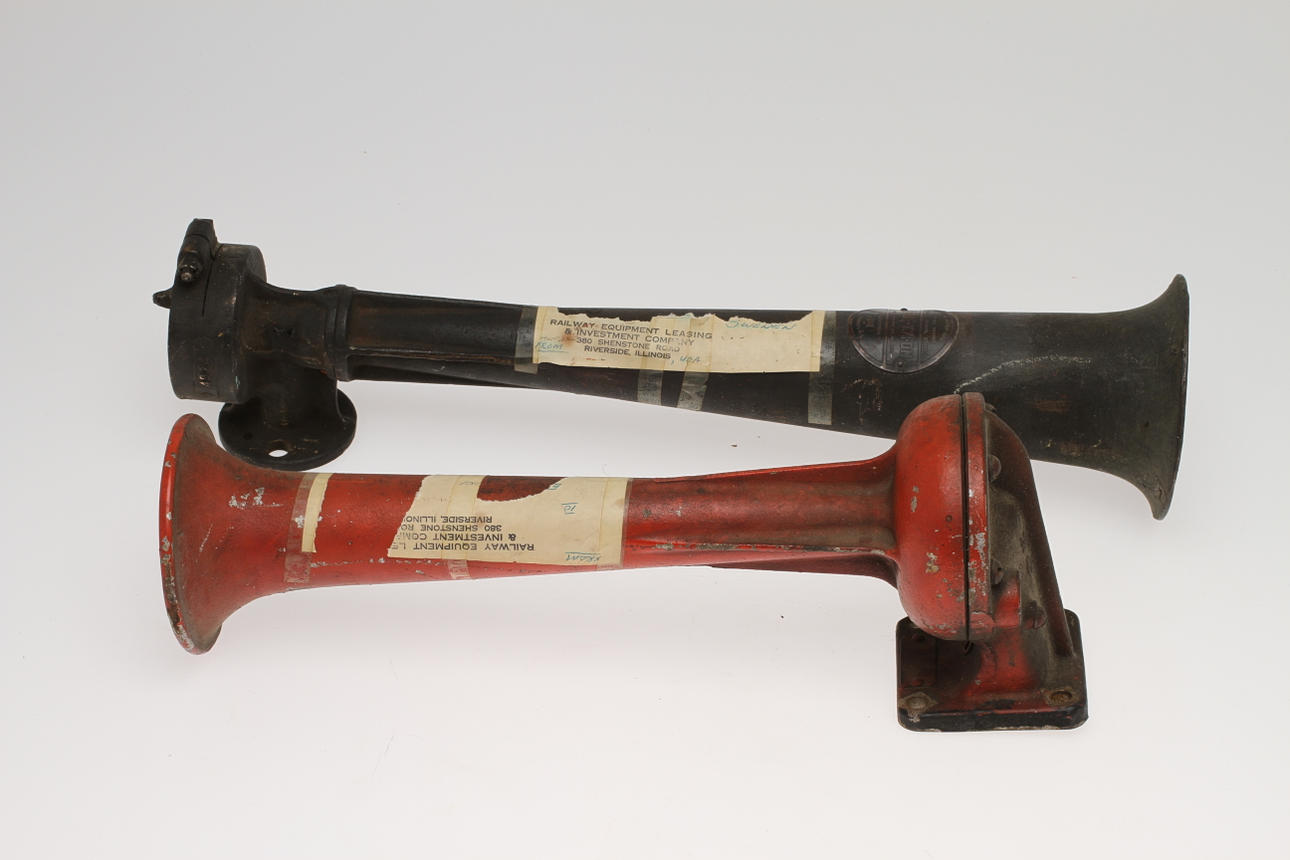 SIGNALHORN / TYFON för tåg, U.S.A., en märkt "Leslie".