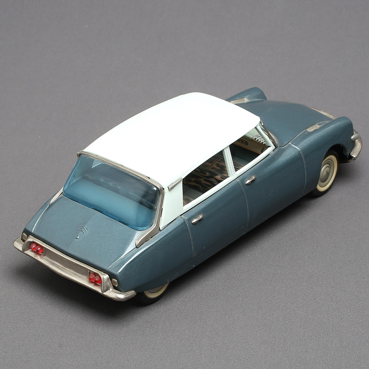 BANDAI Citroen DS 19, blue gray / white sheet metal car, friction