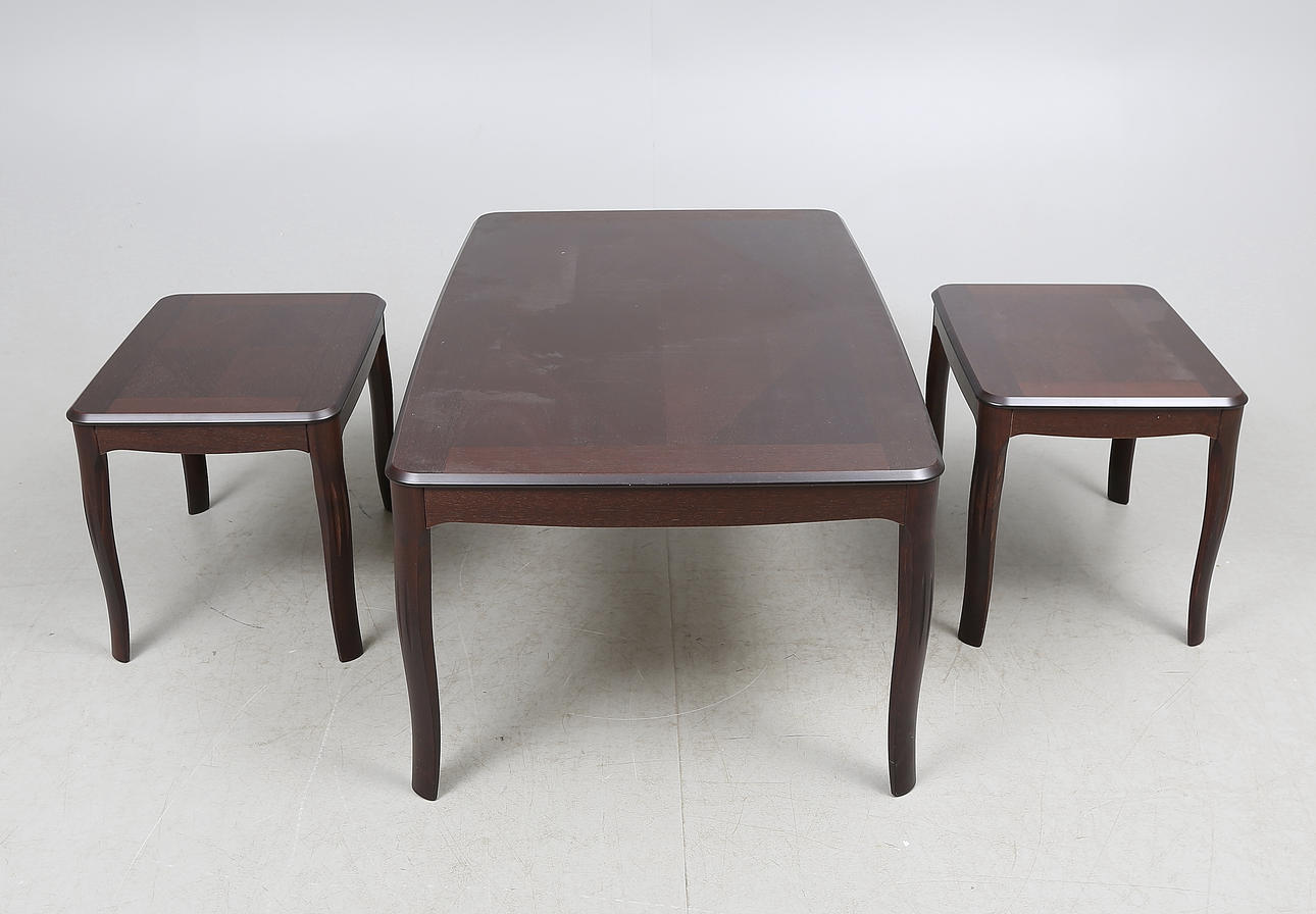 SOFFBORD samt LAMPBORD, ett par, 1900-talets fjärde kvartal.