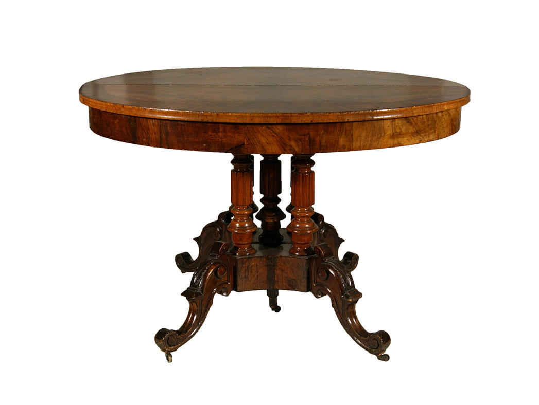 HISTORIKER SALONG BORD. Troligen Tyskland omkring 1860/70.