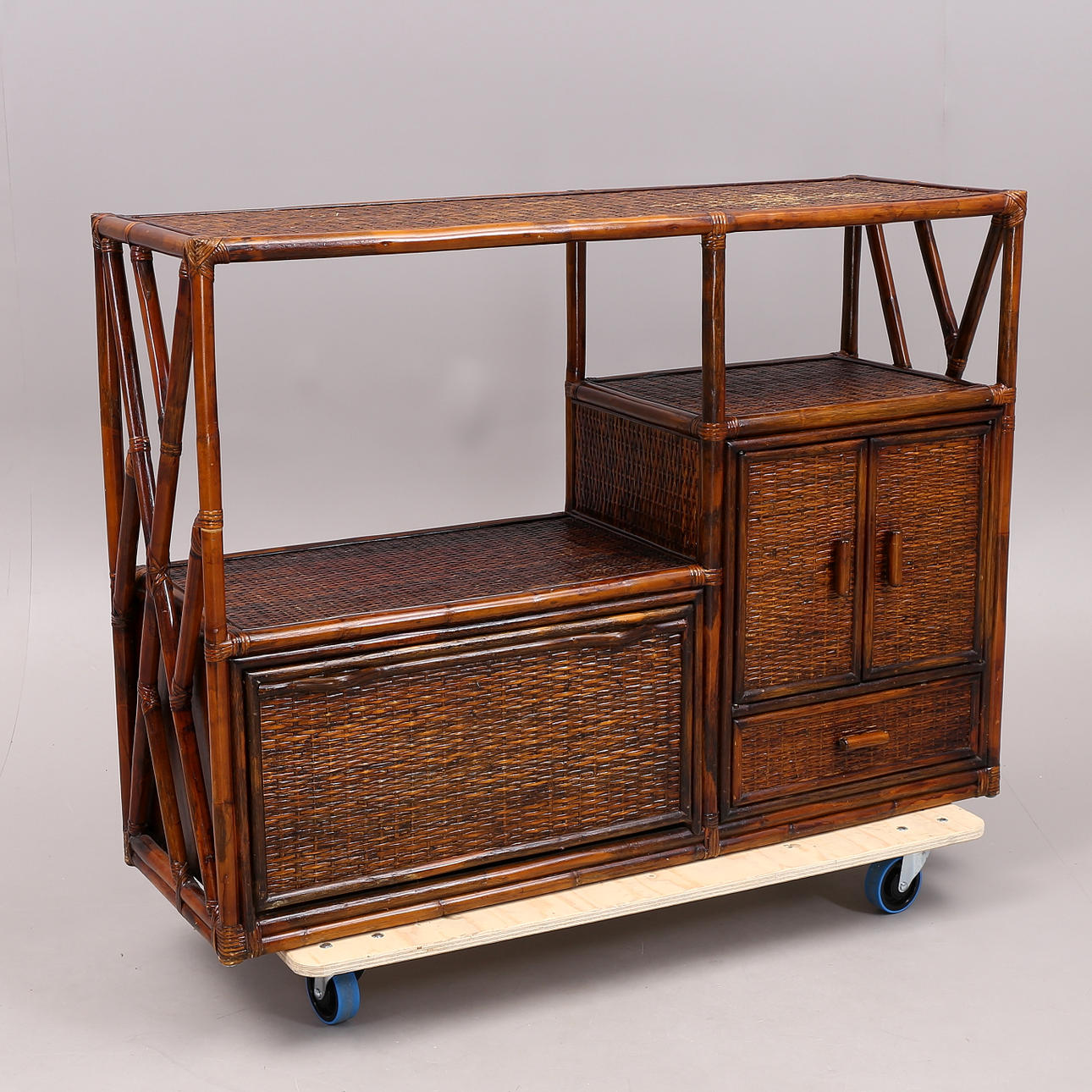 HYLLA, bambu, rotting, 1900-talets andra hälft.