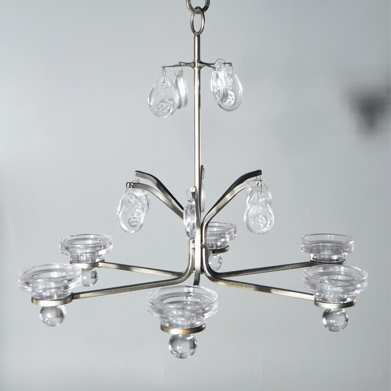 LJUSKRONA, smide och glas.