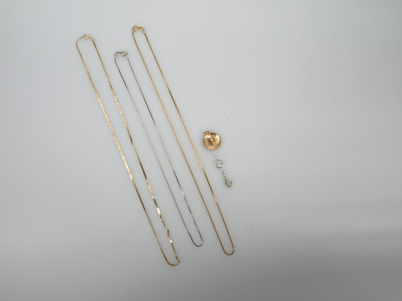 PARTI SMYCKE, 14K guld och vitguld, 14,6 gram.