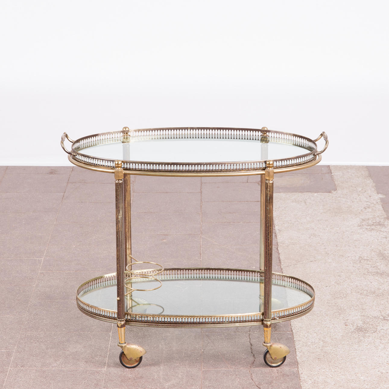 barvagn/serveringsvagn, mässing, glas.