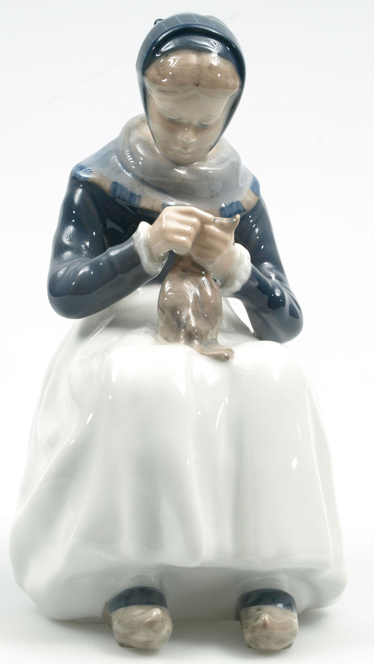 FIGURIN, porslin, Amagerflicka, Kunglig Dansk.