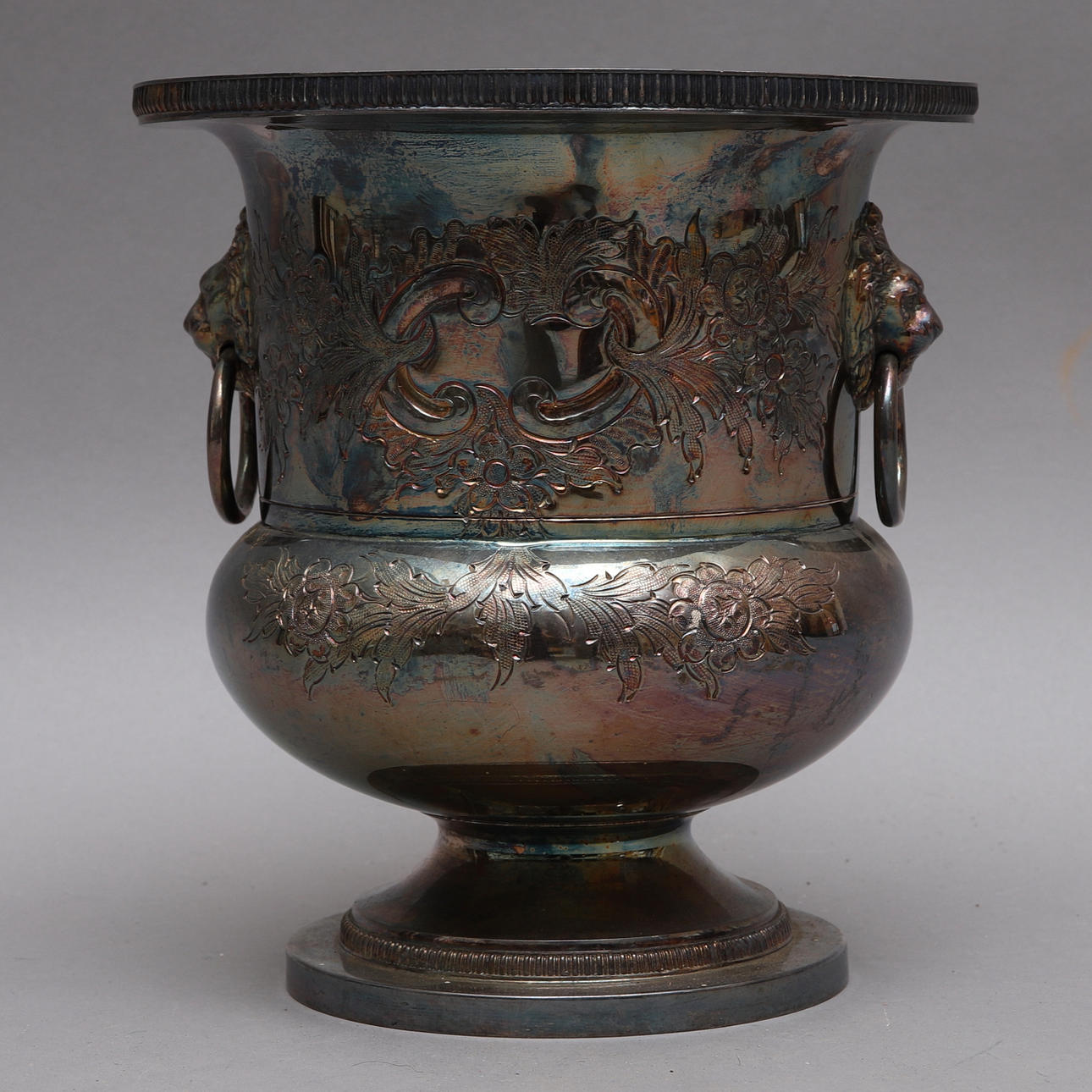 CHAMPAGNE COOLER, silver plated copper, England.
