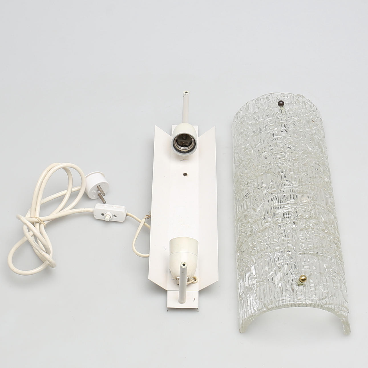 VÄGGARMATUR i kristall. 1900-talets andra hälft.