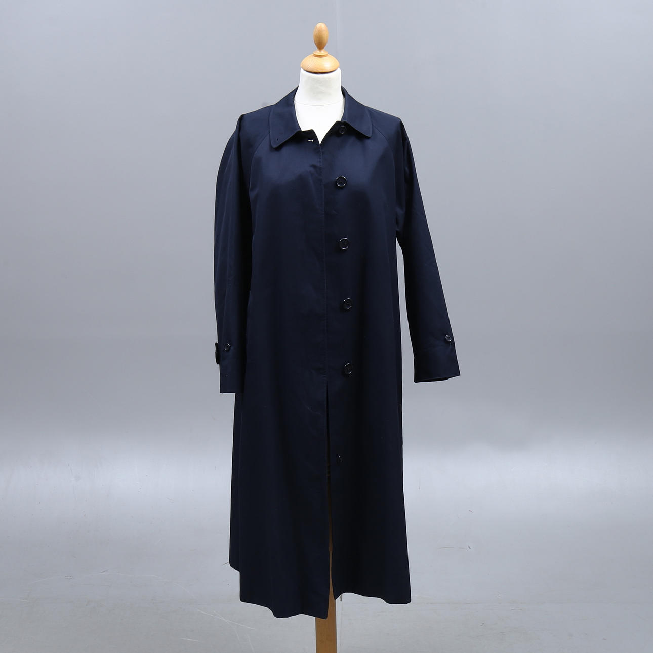 BURBERRY. Kappa, bomull och polyester, England.