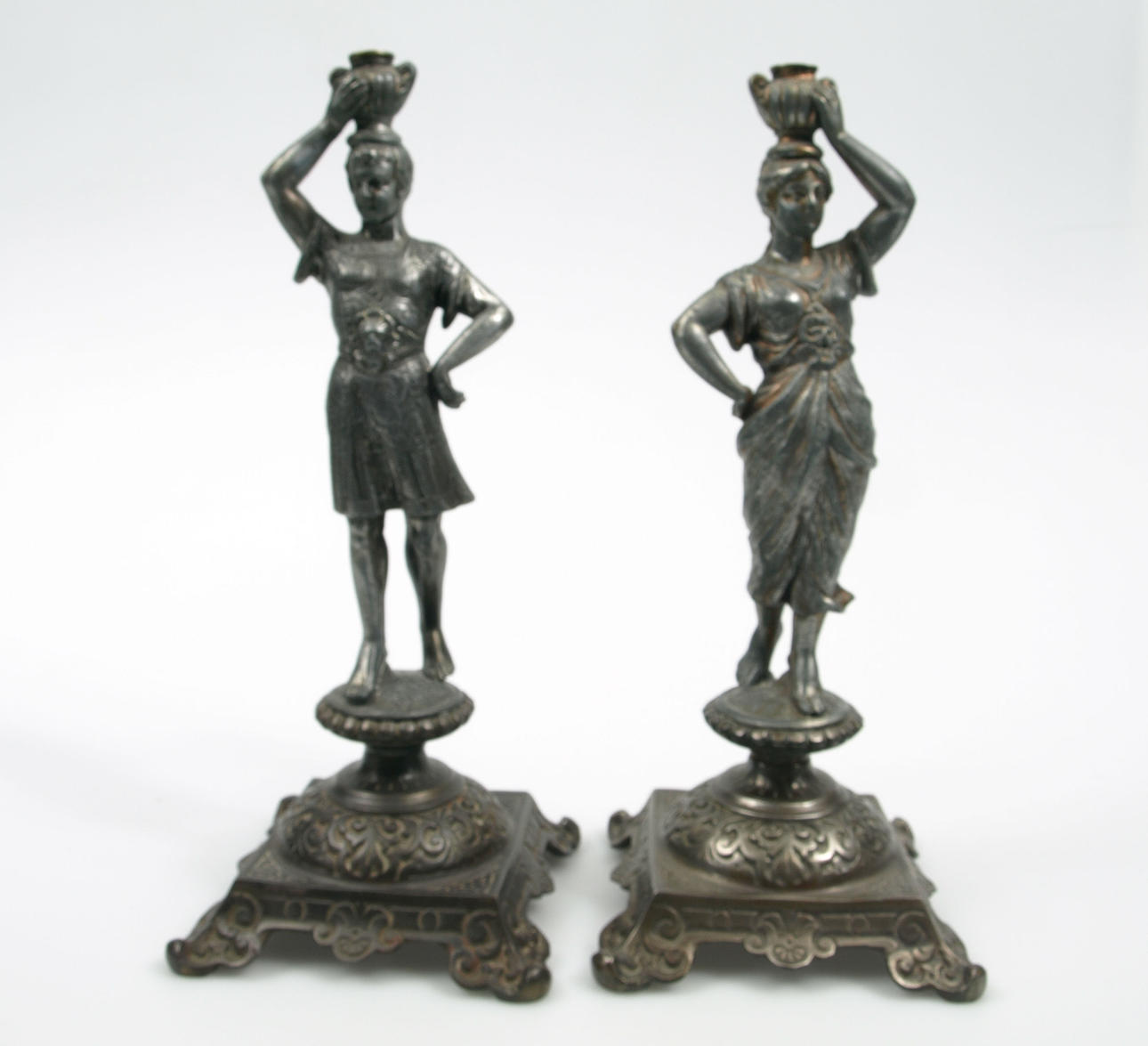 LJUSSTAKAR, ett par, metall, 1800-1900-tal.