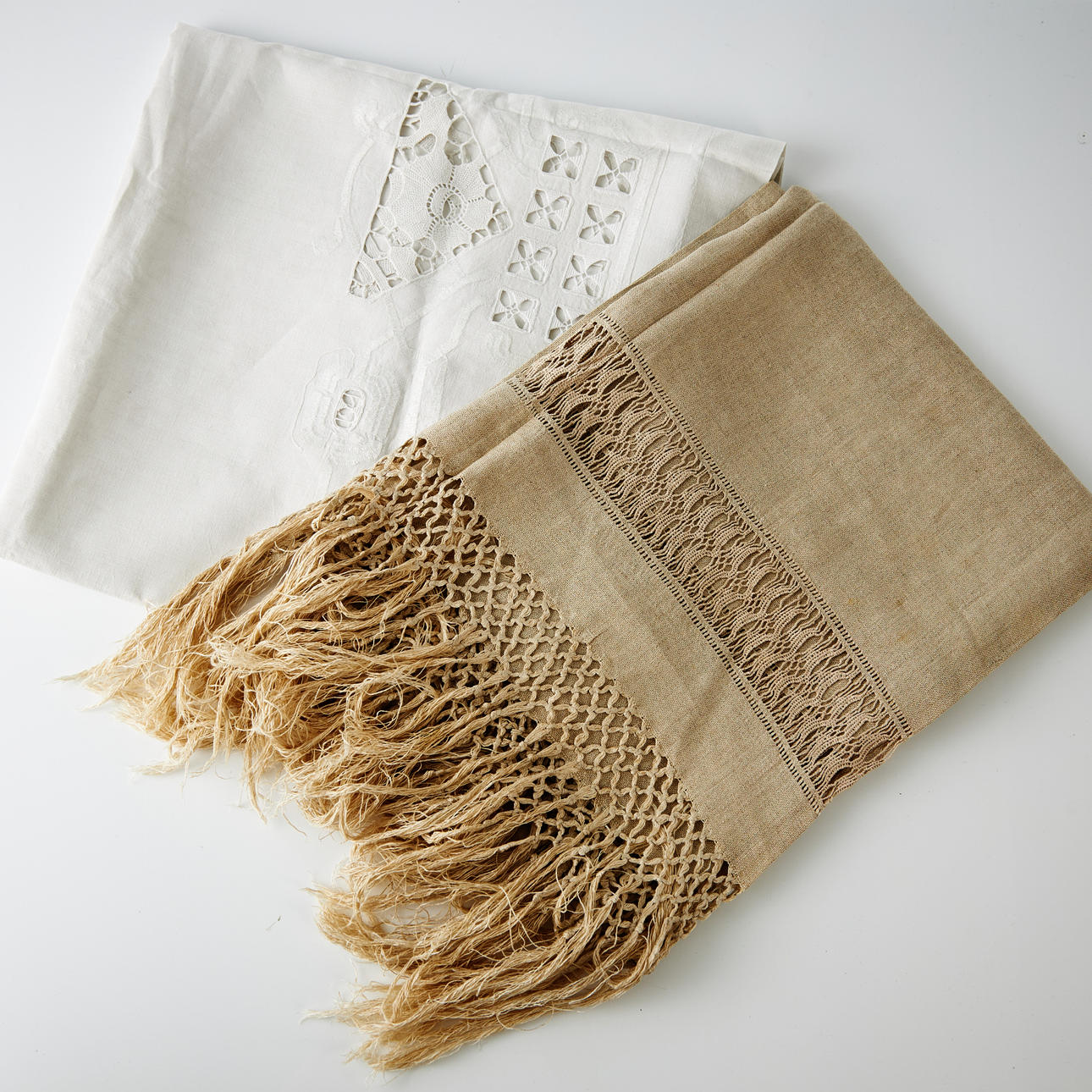 DUKAR, 2 st, 1900-talets början, jugend, linne.