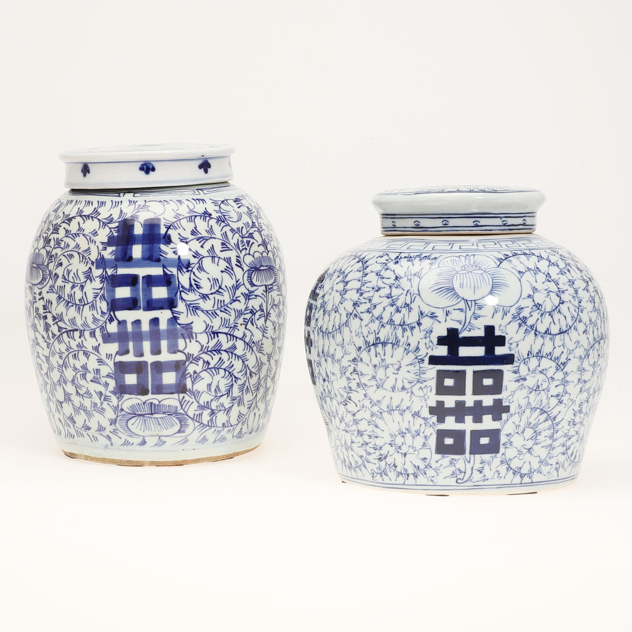 Two ginger pots, porcelain, China (2).
