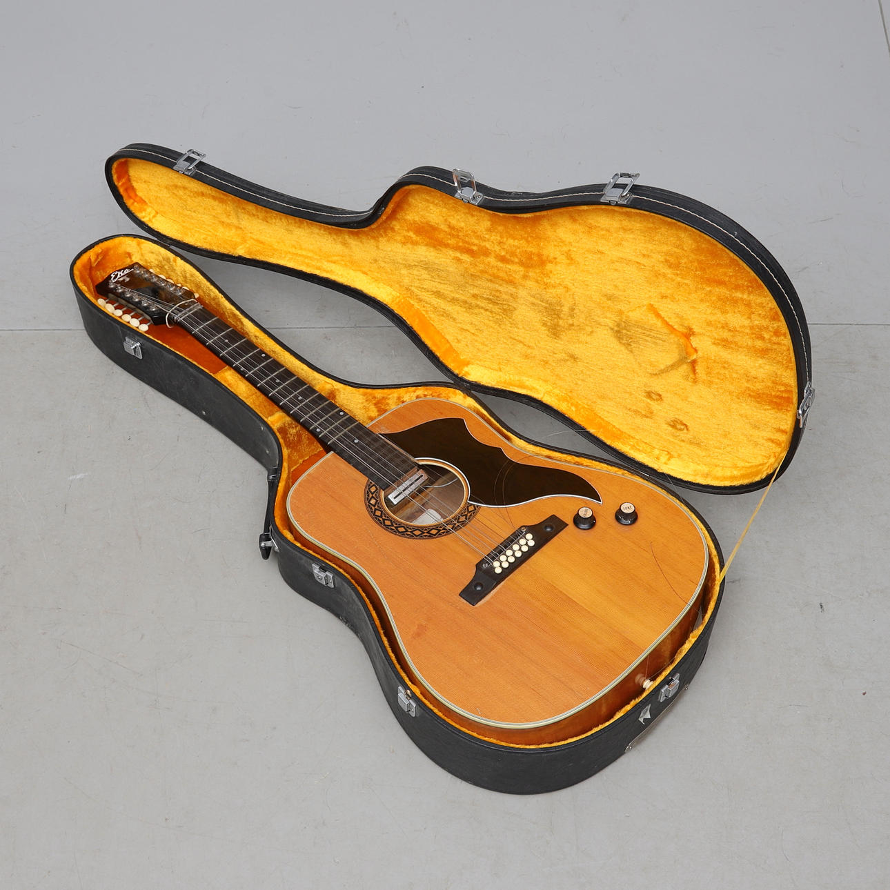 GUITARRA, Eko, Italia, 1900.