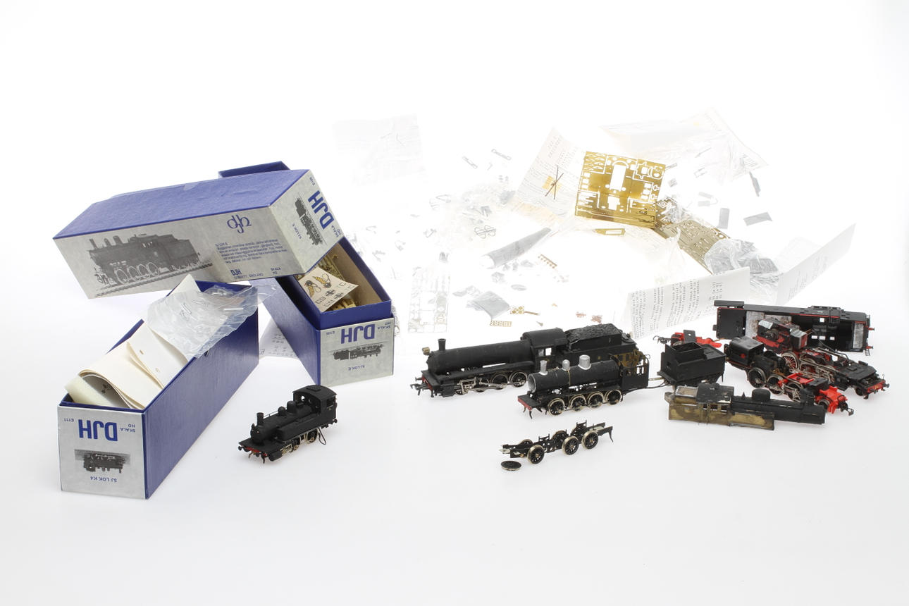 MODELLTÅG Byggsatser och delvis byggda svenska lok. DJH, FLEISCHMANN bland andra.