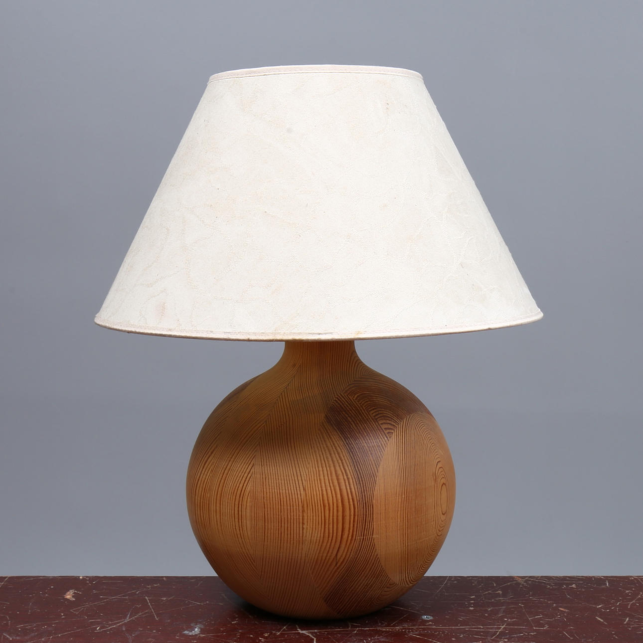 TABLE LAMP, pine, 1960s/70s.