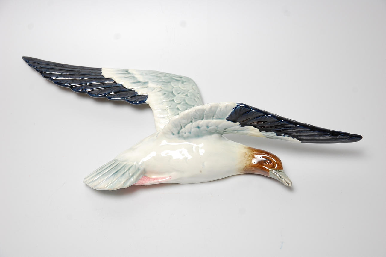 VÄGGFIGURIN, porslin, Royal Dux.