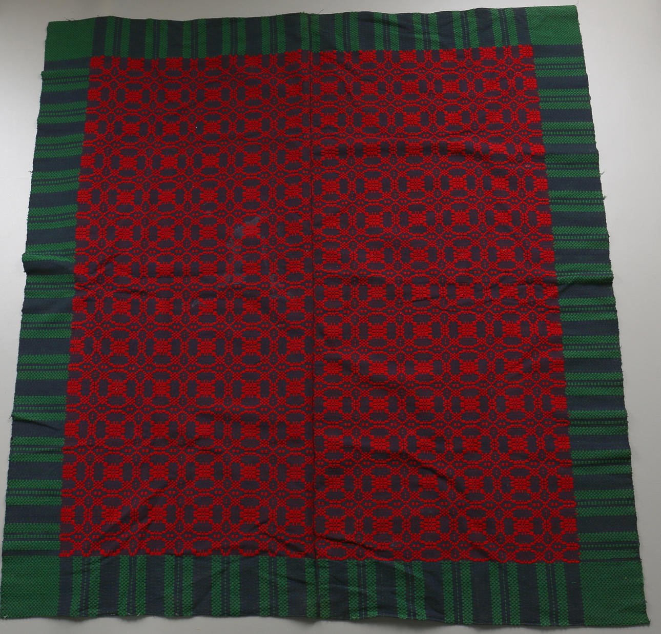 TEXTIL, Allmogevävnad. Upphämta. Ull. Sekelskifte 1900.