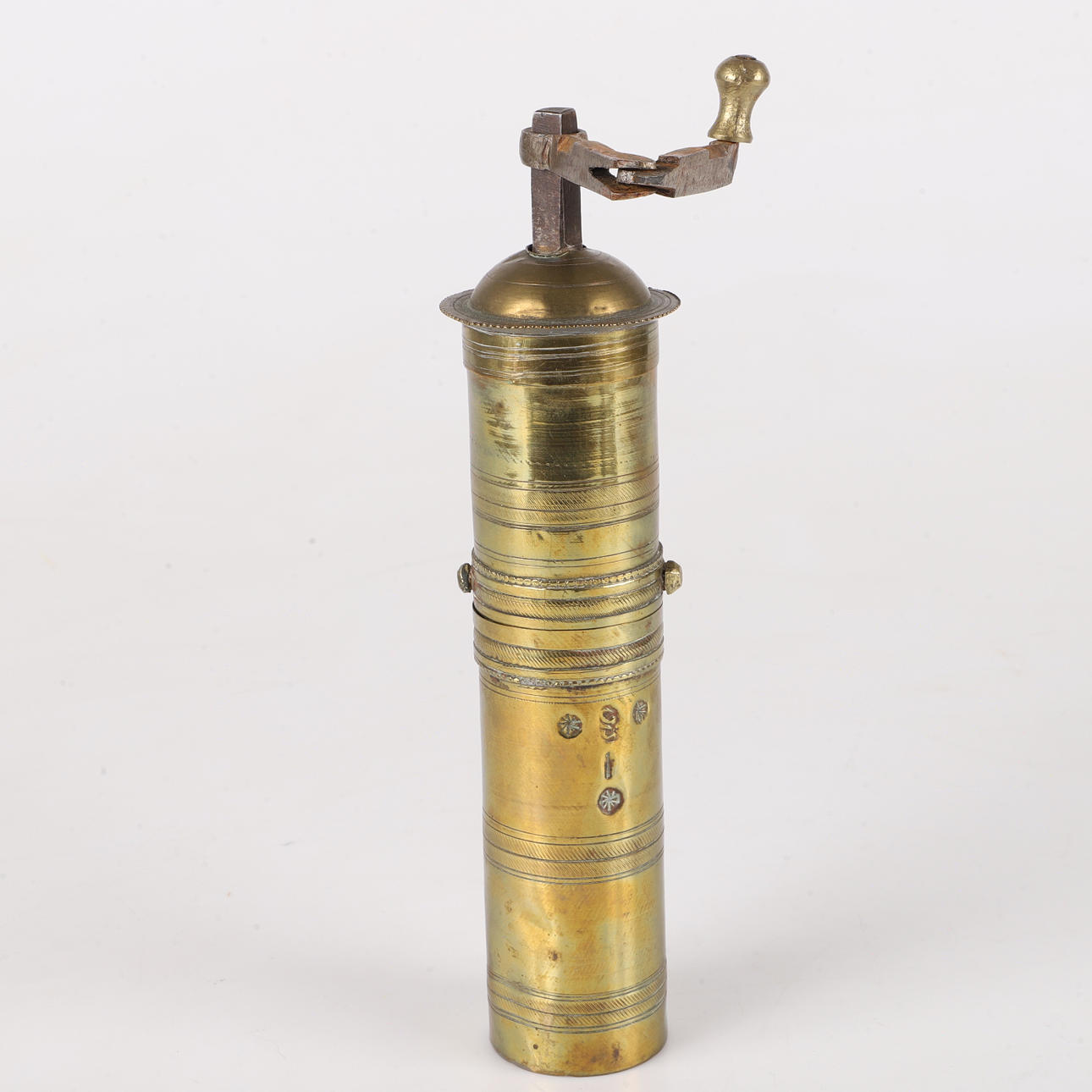 KRYDDKVARN, mässing, 1800/1900-tal.