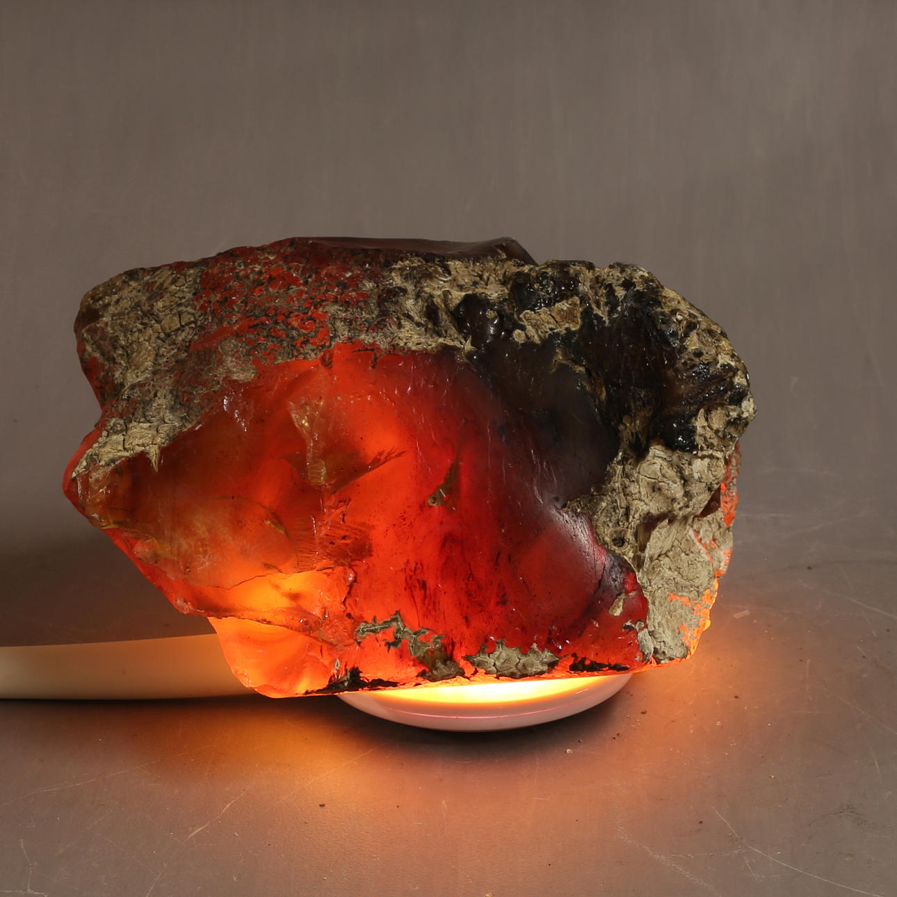 JUNGER BERNSTEIN (Amber Copal), ca. 3kg.