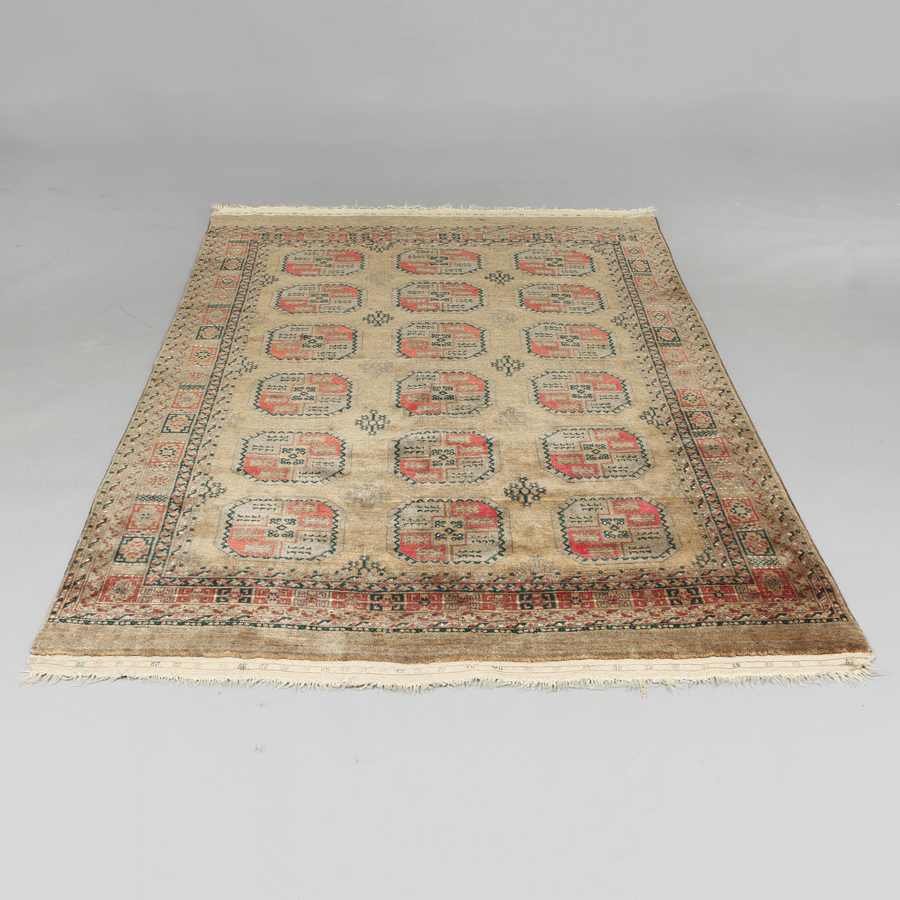 MATTA, Kerki, Ryssland, 280x183 cm.