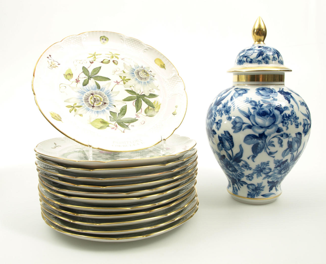 LOCKURNA OCH 12 TALLRIKAR, porslin, Tyskland.