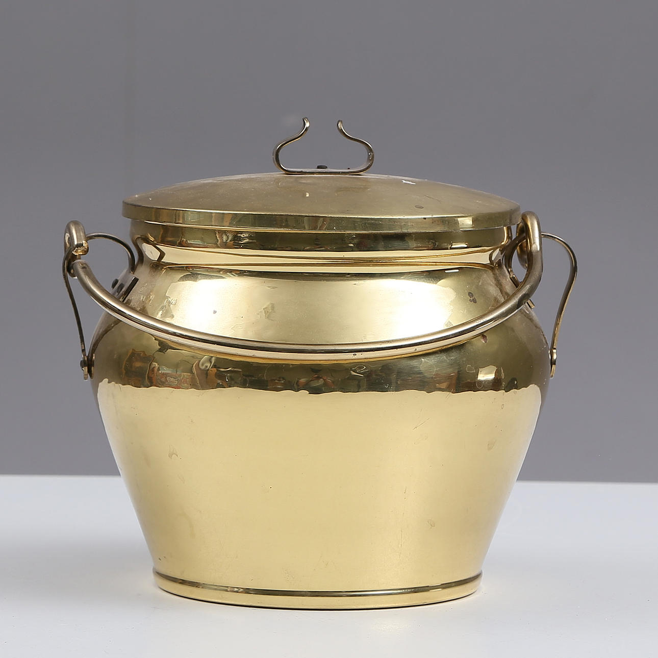 HINK med lock, metall, 1900-tal.