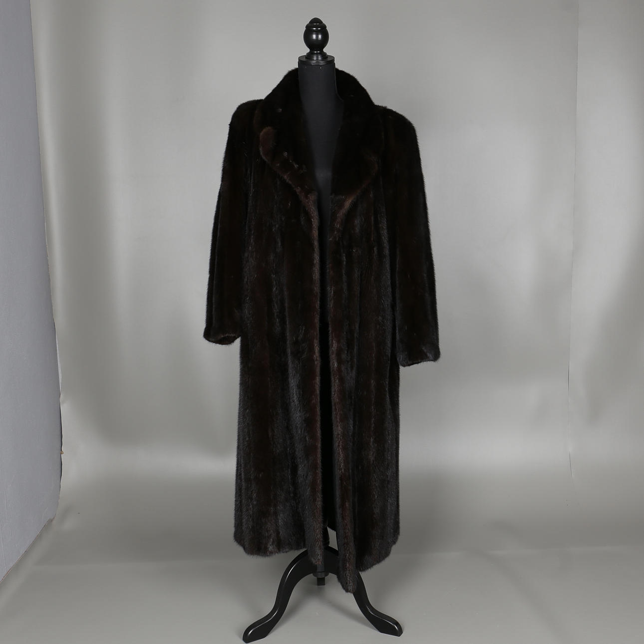 MINKPÄLS. Etikettmärkt Tuva Turkis, Turjo Finland stl 38.