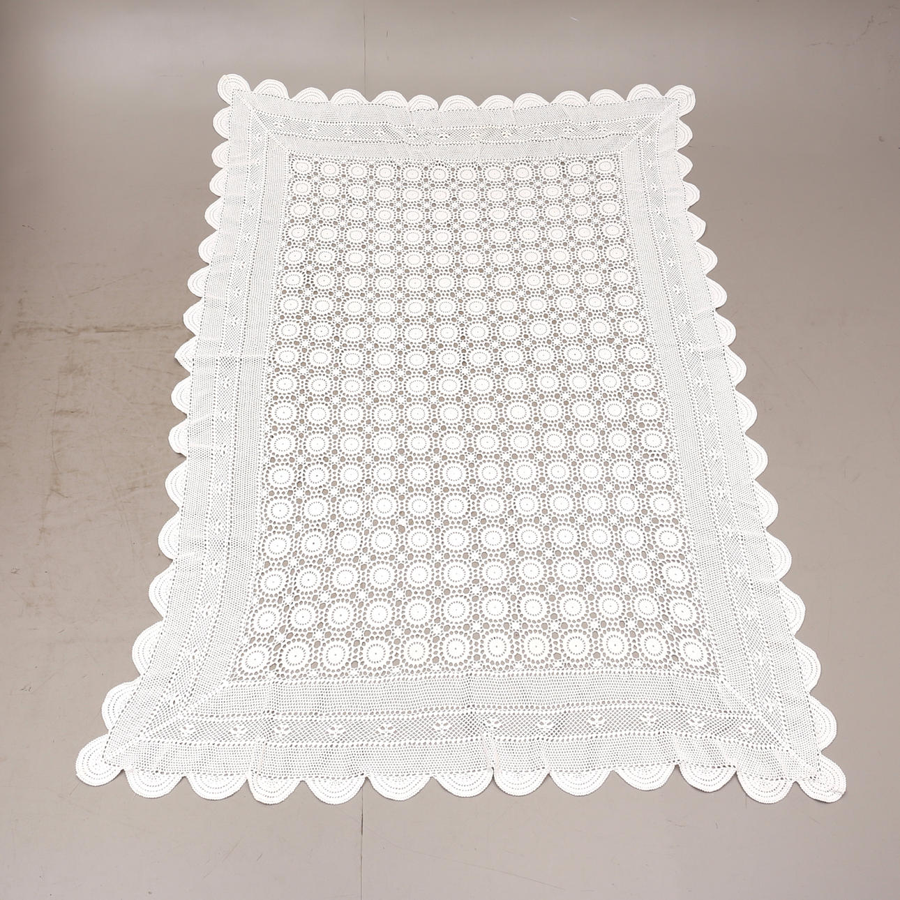 VIRKAT ÖVERKAST, 180x250 cm.