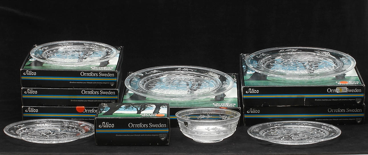 SERVISDELAR, 13 delar, glas, "Alice", Eva Englund, Orrefors.