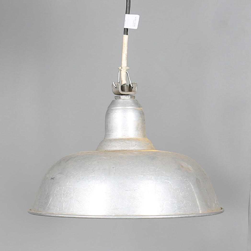 TAKARMATUR. Industrilampa. Aluminium. 1900-talets andra hälft.