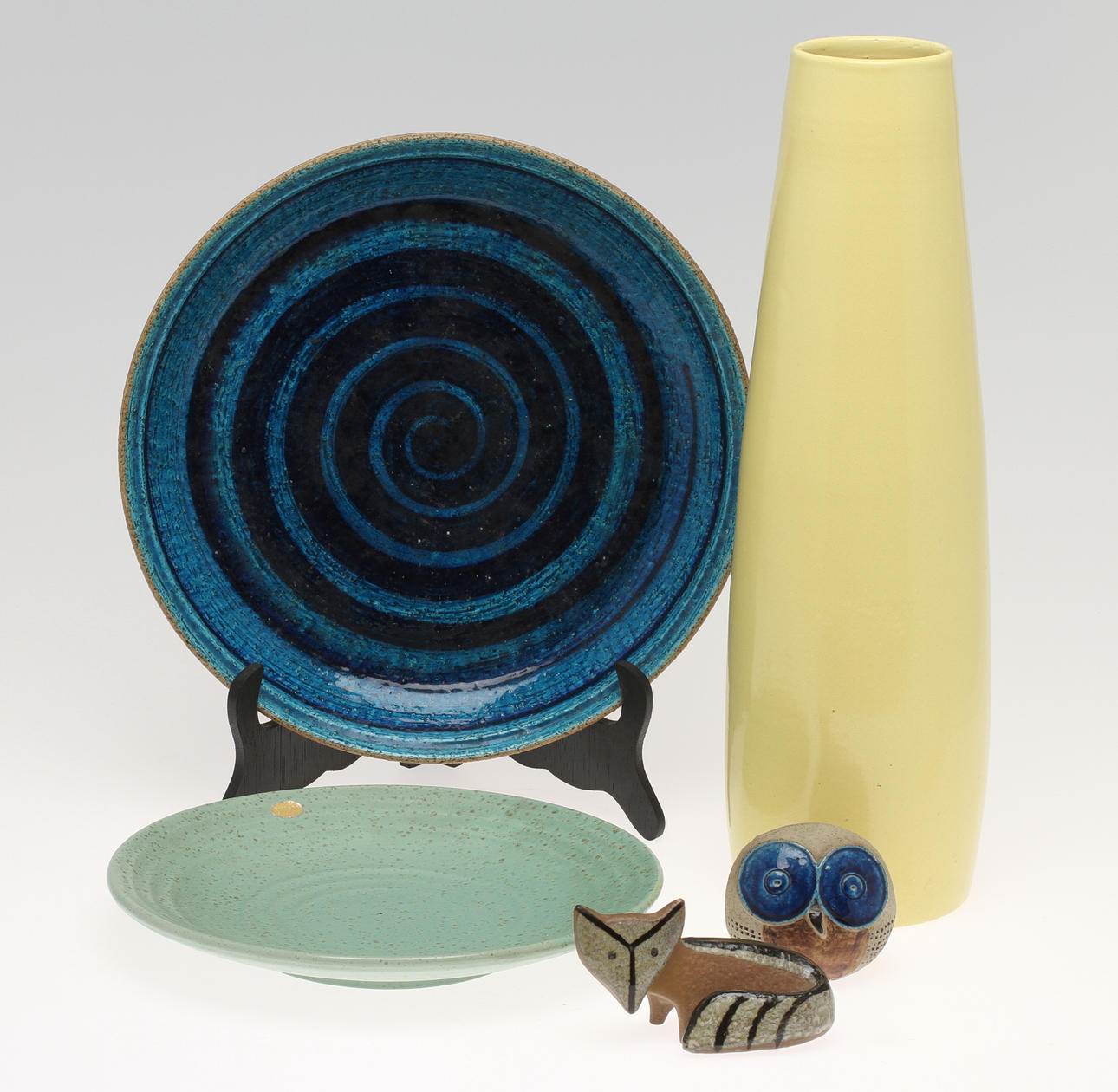 PARTI KERAMIK, 5 delar, bla. Nittsjö och Inger Persson, Rörstrand, 1900-tal.