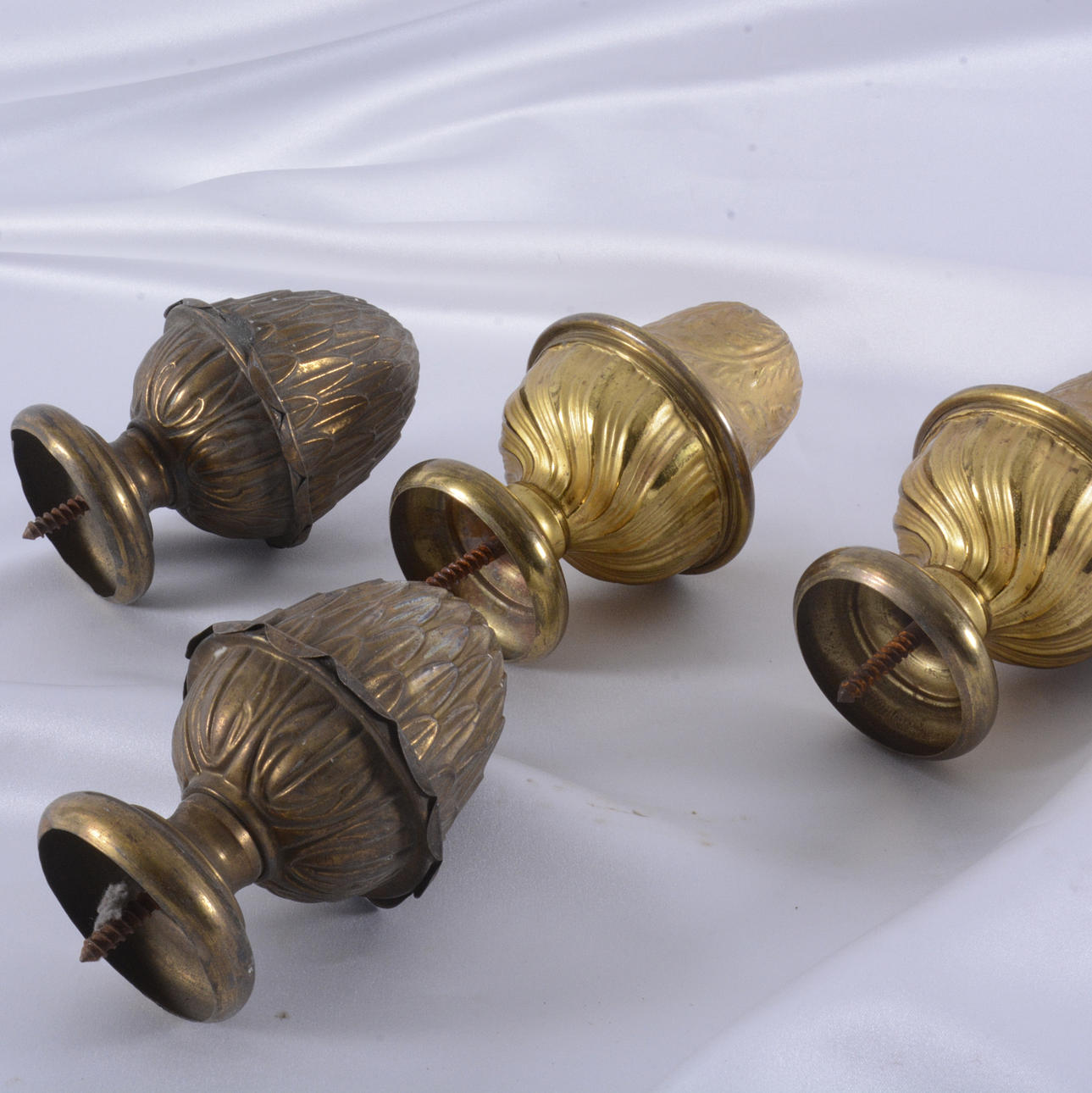 GARDINSTÅNGSKNOPPAR, 2 par, mässing, 1800-tal.