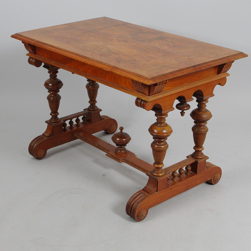 MESA DE SALÓN, caoba, renacimiento.