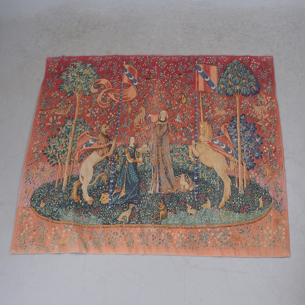 VÄGGTEXTIL/TAPET, 1900-tal.