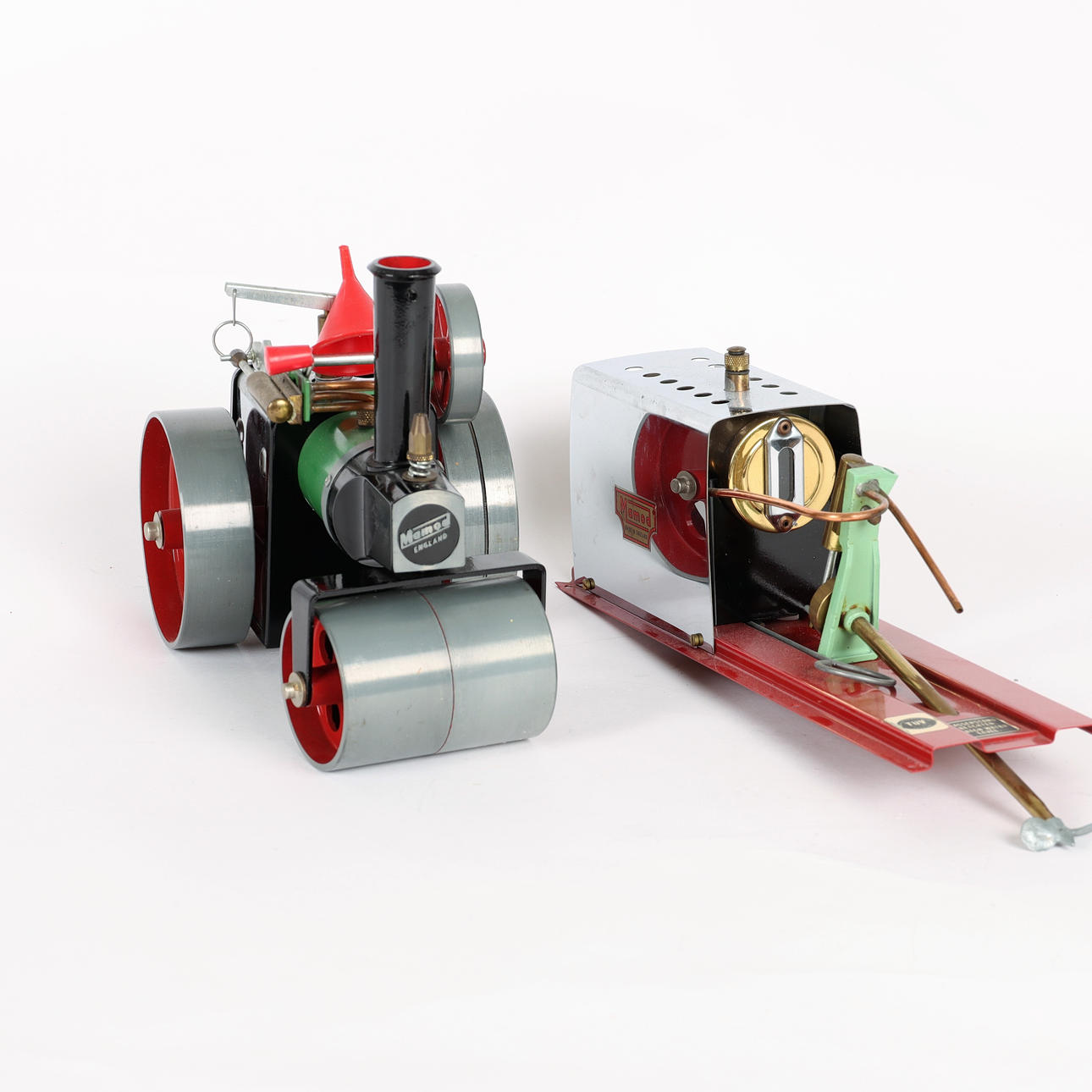 DAMPFMASCHINEN, 2 Stück, England.