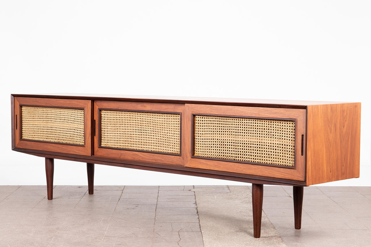 Senkki, pähkinäviilu, rottinki.