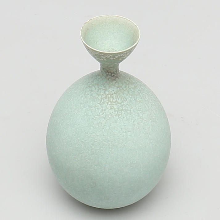 CARL-HARRY STÅLHANE. Vas i stengods med grön harpälsglasyr. Rörstrand, Sweden. Signerad Stålhane.