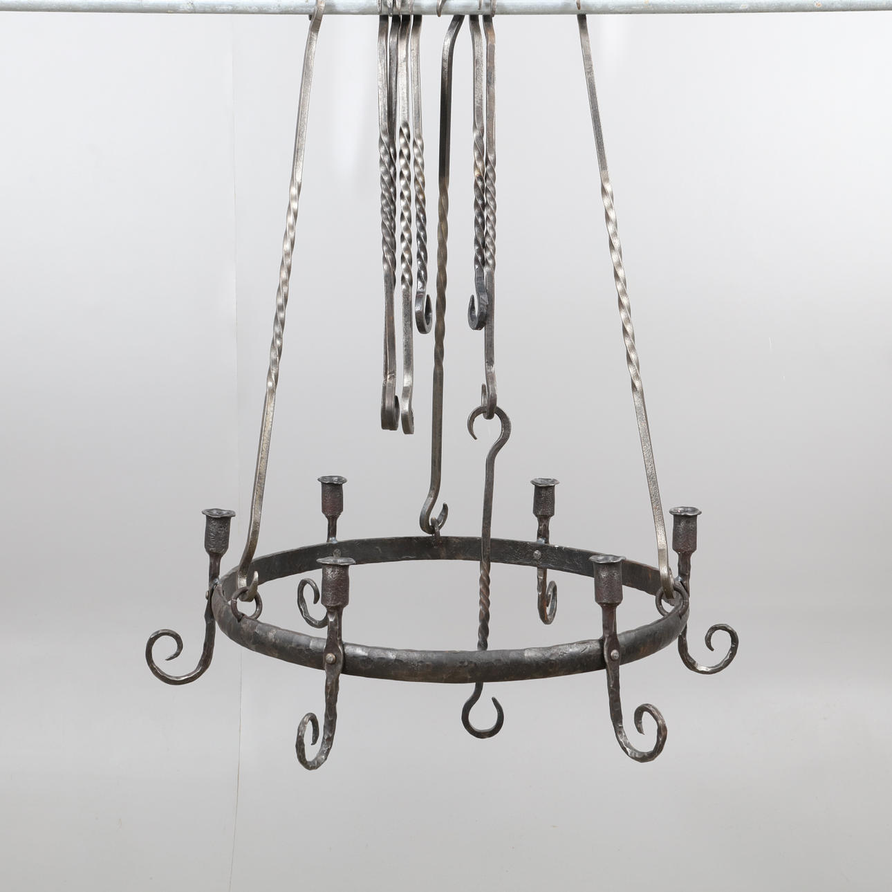 LJUSKRONA, gjutjärn.