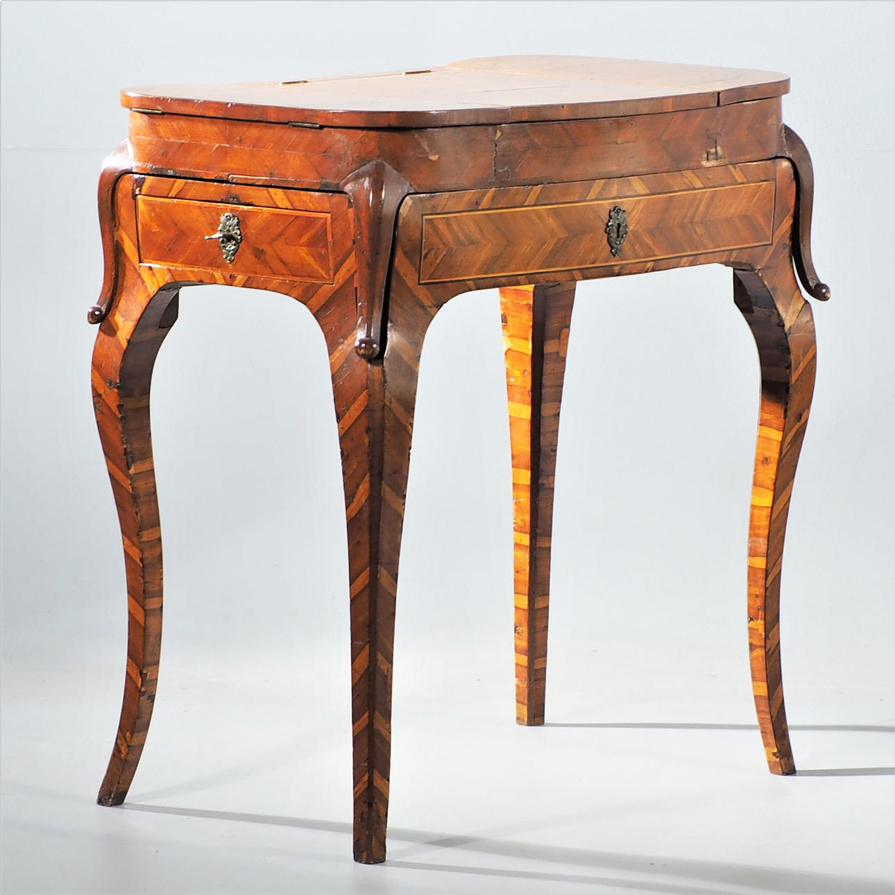 CHRISTIAN LINNING. BONHEUR DU JOUR, ROCOCO.