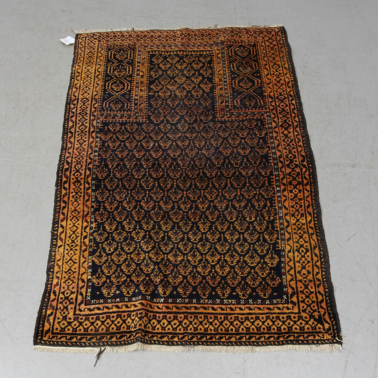 MATTA, orientalisk, ca 137 x 96 cm.