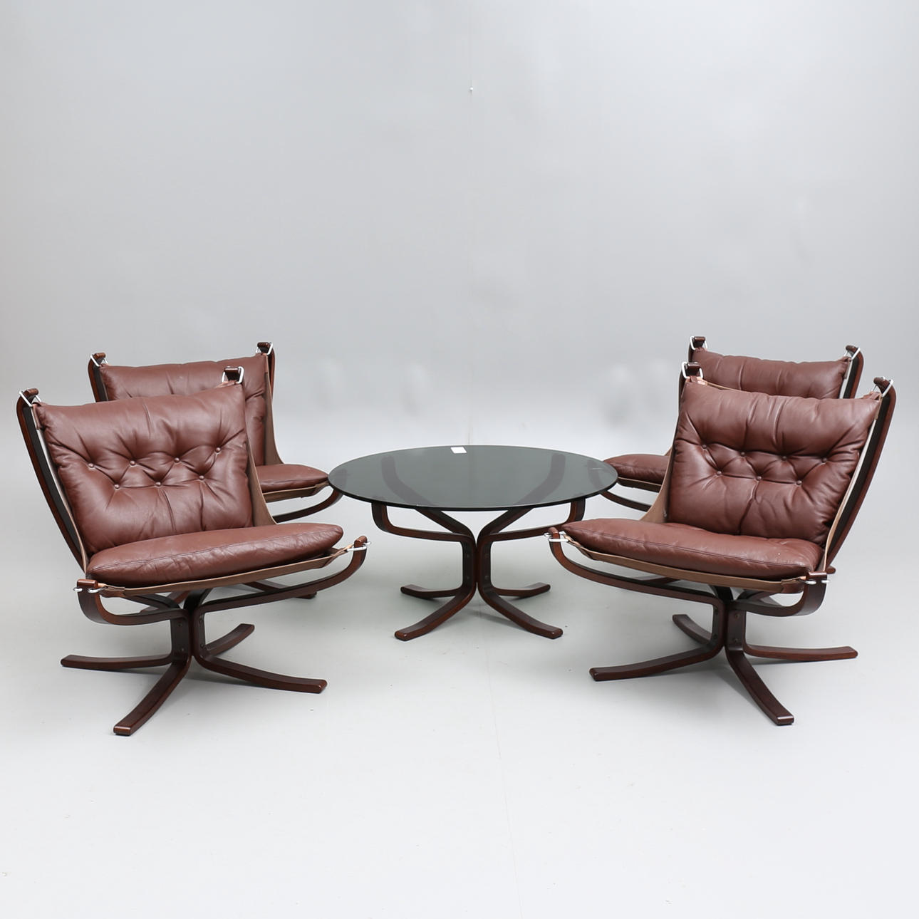 FÅTÖLJER 4 st, samt BORD, "Falcon", Sigurd Ressell, Vatne Möbler, Norge, 1970-tal.