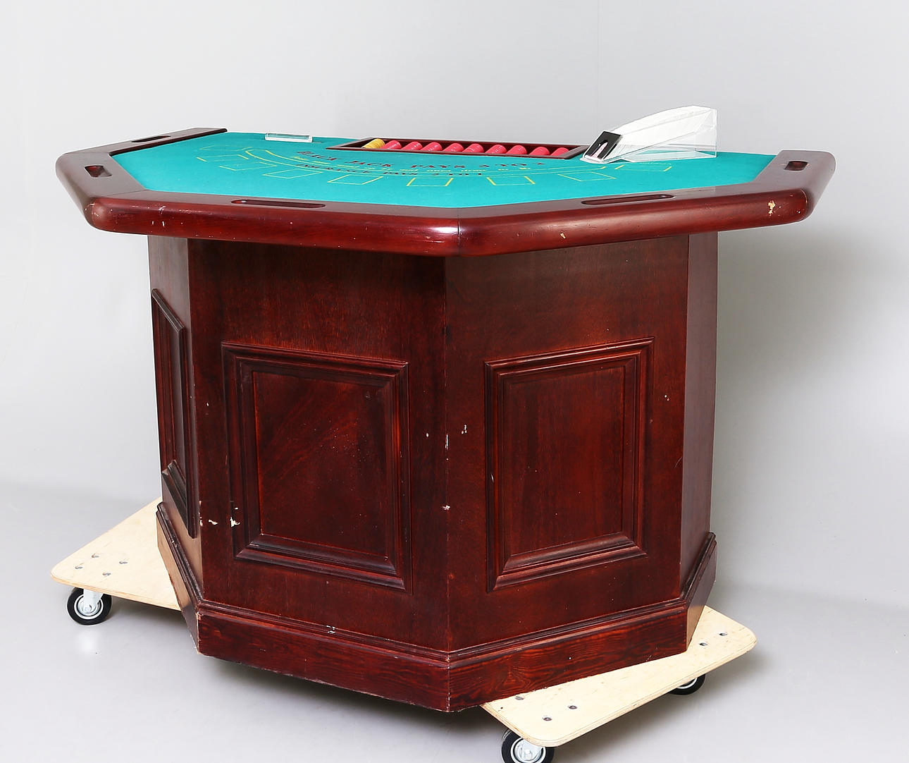 GAME TABLE, Blackjack table.
