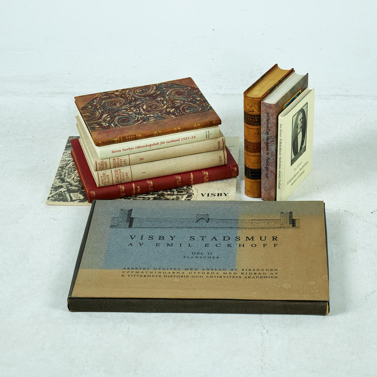 BÖCKER samt PLANSCHER, 10 st, Gotlandica, inbundna.