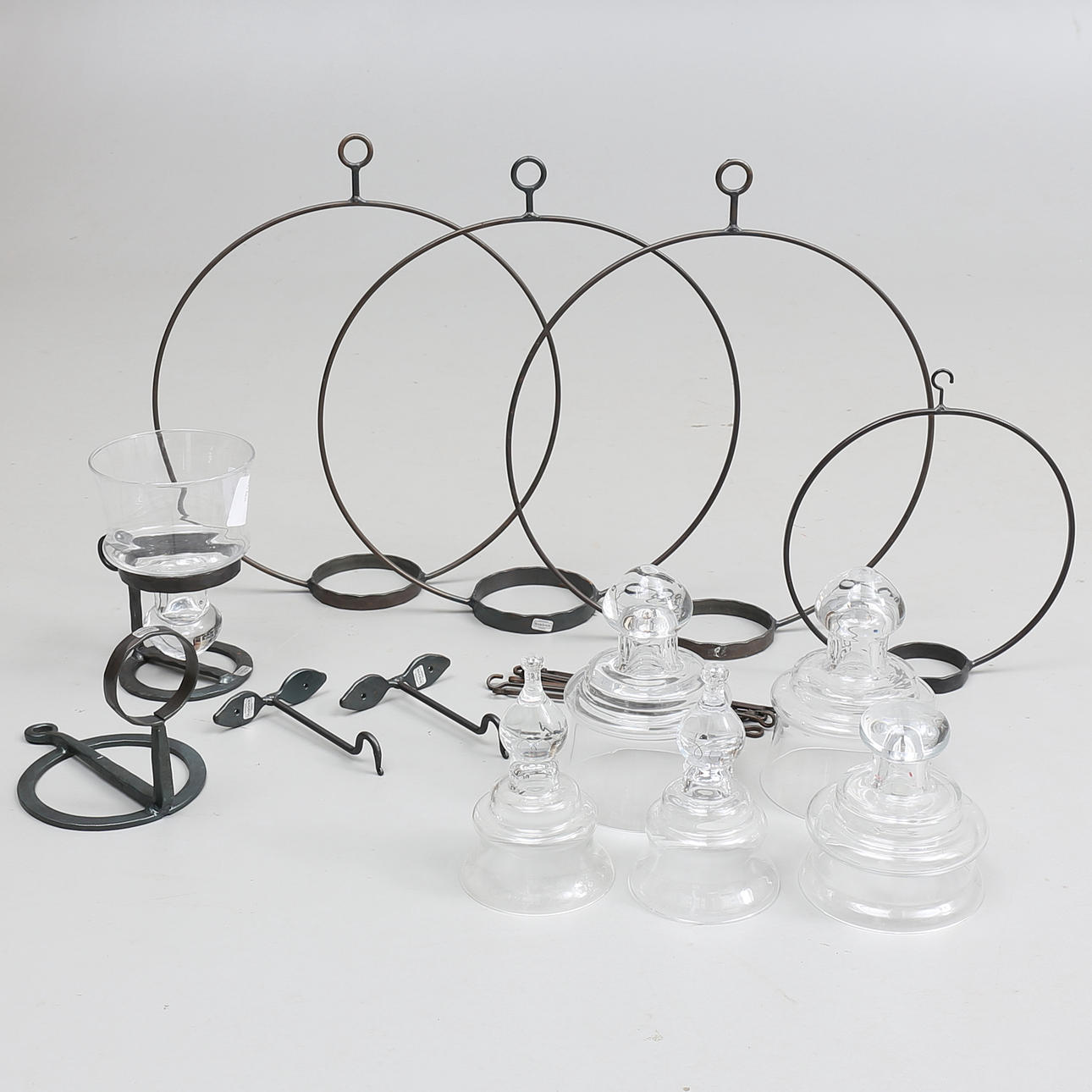 LJUSLYKTOR (6), smide och glas, Boda Smide, troligen Bertil Vallien.