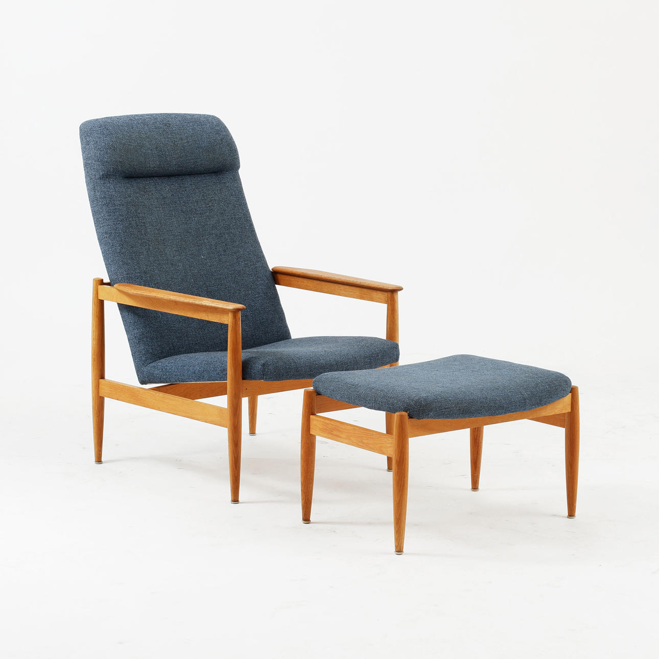 LÆNESTOL med FODBOLD, "Carlton", IKEA.